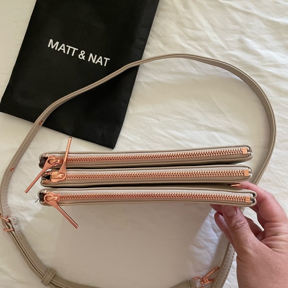 Matt & Nat triplet crossbody in the colour veil. - Picture 2 of 3